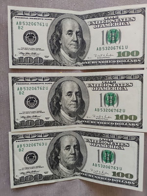 Five Uncirculated 100 Dollar Bills Benjamin Franklin