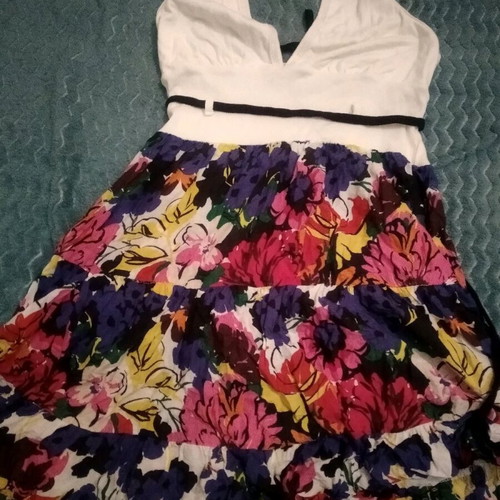 Floral women's dresses like new, pack of 3 pieces