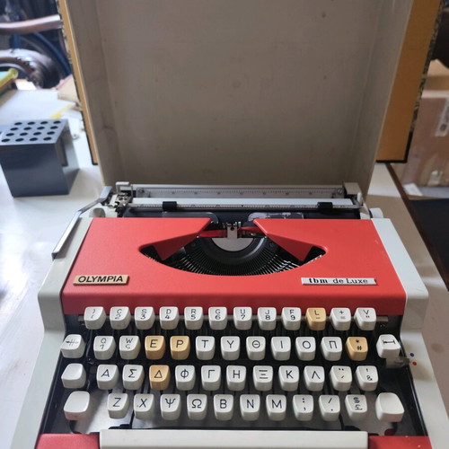 Olympia tbm de Luxe typewriter like new