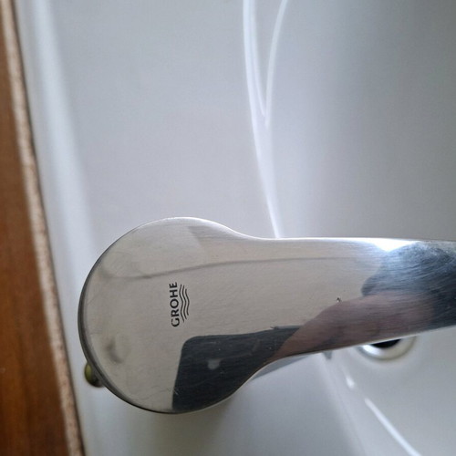 Sink with cabinet like new