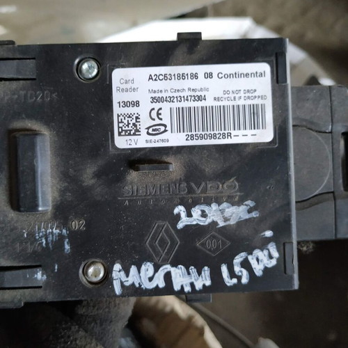 Card reader and key for Renault Megan 2015 Start/Stop used, 285909828R