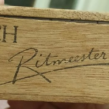 Royal Dutch collectible cigar box used