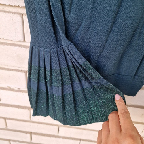 Uterque blouse size M like new, green