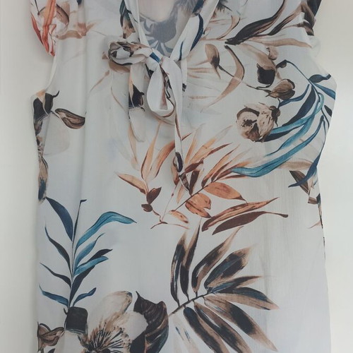 Summer blouse multicolor, like new, fits small and medium
