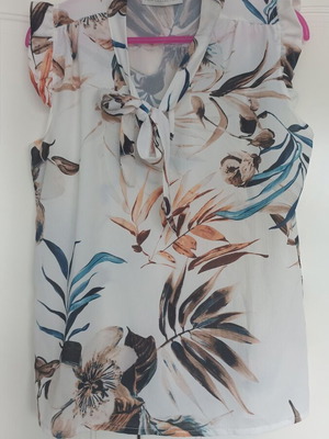 Summer blouse multicolor, like new, fits small and medium