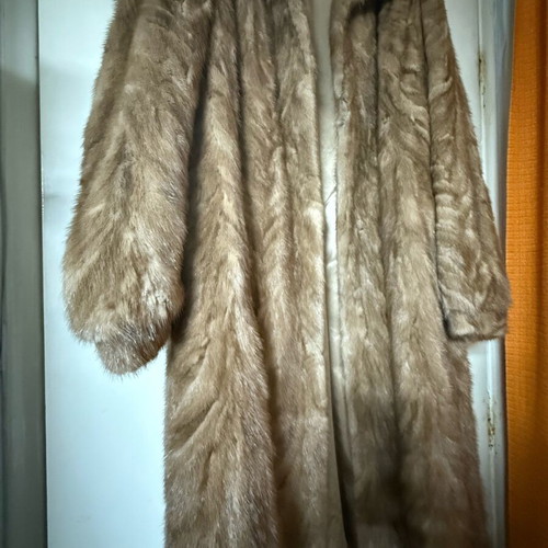 Mink fur coat like new from Kastoria with natural fur