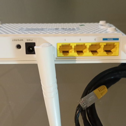 Tenda Router N300 like new