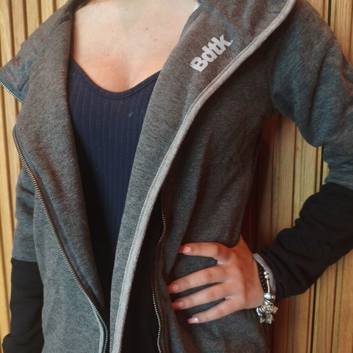 Jacket sweatshirt like new, black and gray, sizes S and M