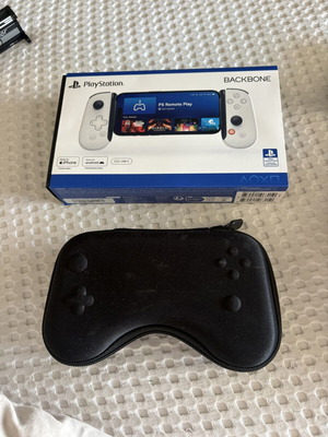 Backbone One controller for parts with carrying case and box, USB-C