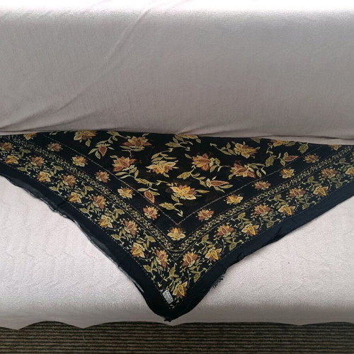 Headscarf like new, black and multicolor, size 88x88 cm