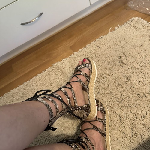 Snake Print Gladiator Sandals Lace-Up like new, boho chic