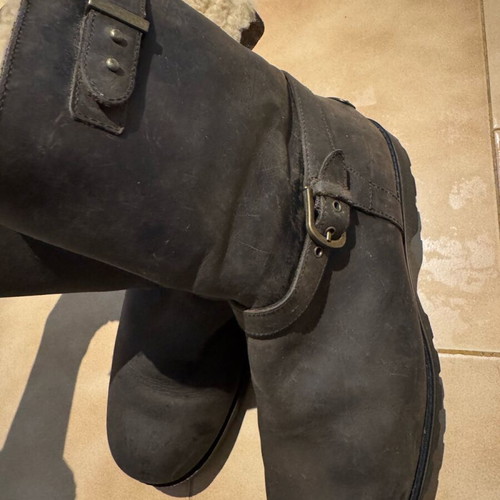 Ugg Grandle waterproof leather boots new, size 39, brown
