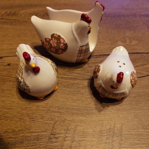Marva Home chicken salt and pepper shaker and napkin holder set