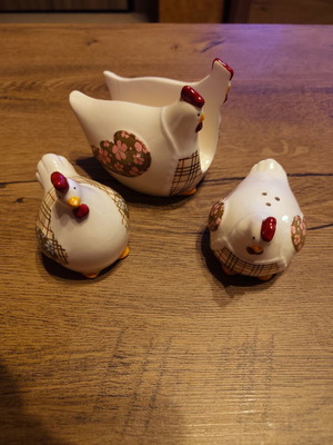 Marva Home chicken salt and pepper shaker and napkin holder set