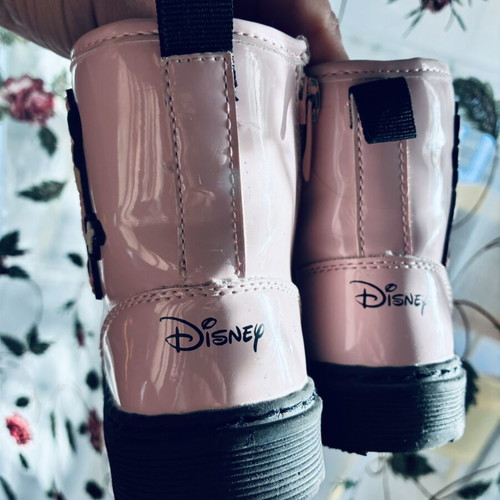 Disney pink boots size 26 like new with side zipper