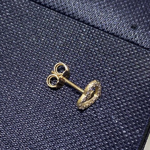 14k Gold Heart Earrings new with zircon stones