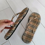 Flip flops like new, size 38, multicolor plaid