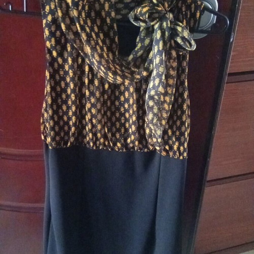 Dress knee-length with side neck tie size S/M like new, black