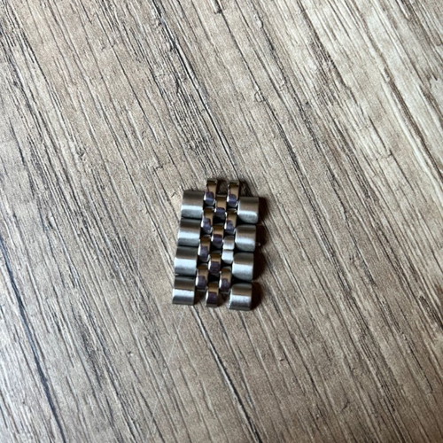 Seiko SKX007K2 used mechanical dive watch with bracelet