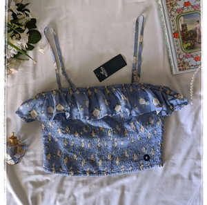 •Flash SALES• Hollister Floral Crop Top Summer