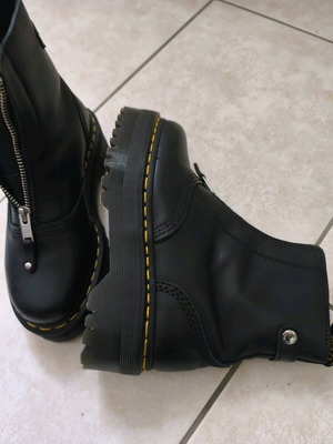 Dr. Martens Jetta Sendal Platform Black leather boots new, size 37