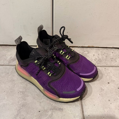 Adidas Boost athletic shoes 37.5 like new, purple