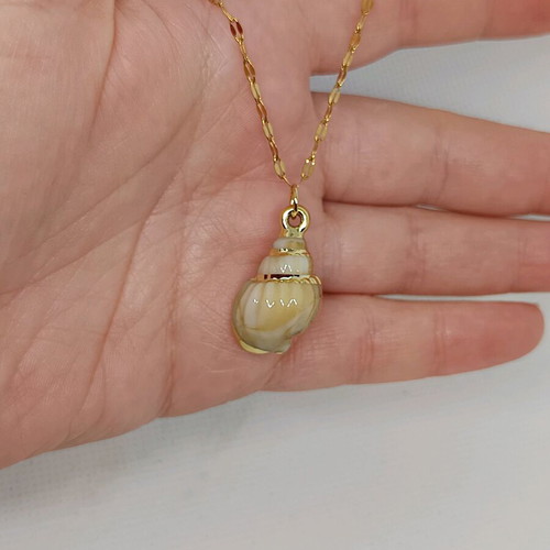 Shell necklace made of stainless steel like new, beige and gold