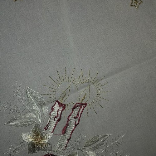 Tablecloth 85x85 like new, perfect for Christmas