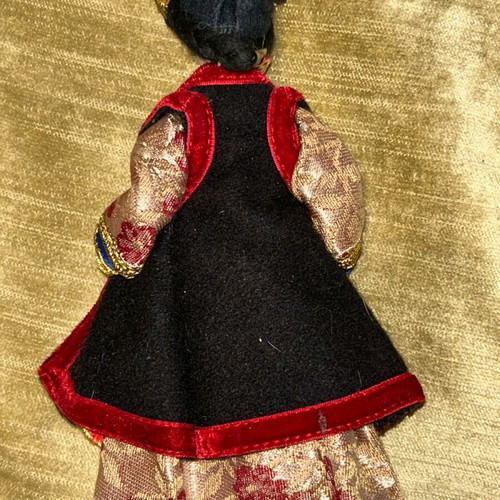 Traditional doll like new, 20cm height