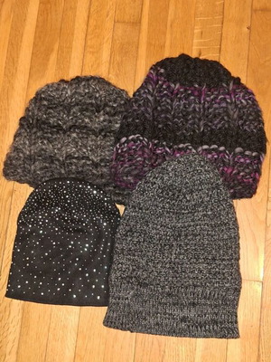 Wool knit caps like new, pack of 4 multicolored