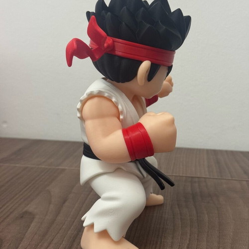 Ruy Street Fighter figure like new, 18 cm