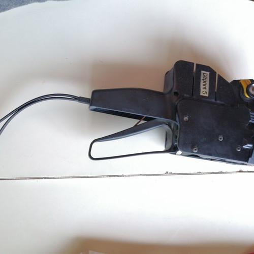 Deprint 5 price labeler used for merchandise
