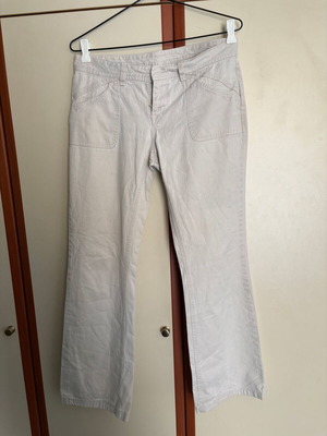 Old Navy κρεμ χαμηλοκάβαλο παντελόνι καμπάνα μεταχειρισμένο, βαμβάκι
