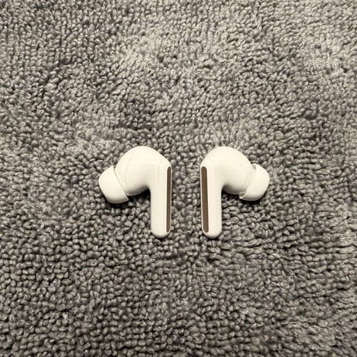 Xiaomi Redmi Buds 6 like new wireless earbuds