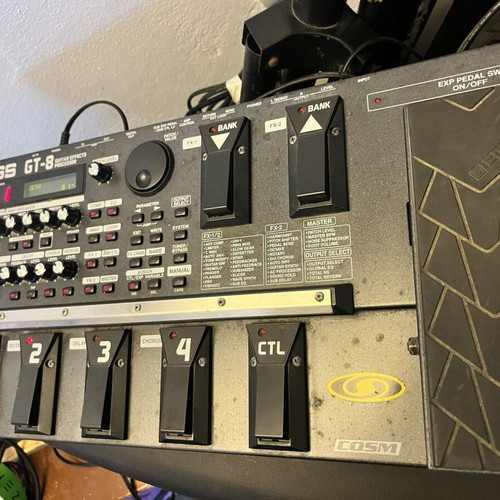 Boss GT-8 multi-effects pedal like new with bag and original power supply