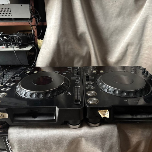 Pioneer CDJ-1000MK2 Professional DJ Players pair like new