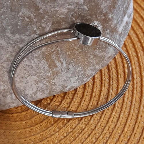 Skagen stainless steel bracelet like new, black and silver