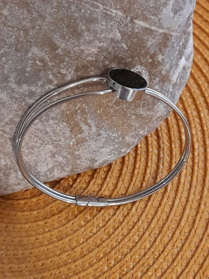 Skagen stainless steel bracelet like new, black and silver