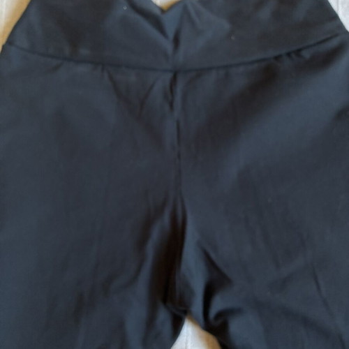 High-Waisted Flared Yoga Pants Black, like new, inseam 80cm, tall M
