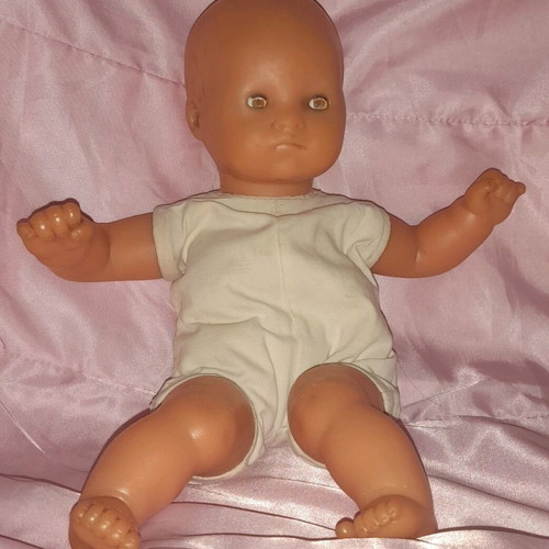 Vintage baby doll used, collectible