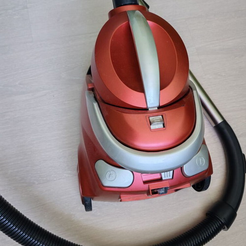 Sang JC601 vacuum cleaner used with Xavax brush