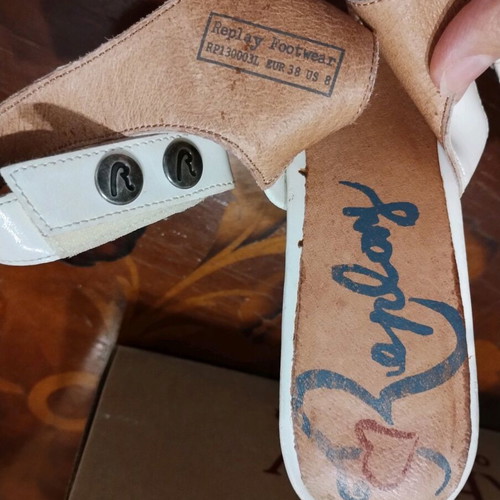 38, White Replay sandals with platform in very good condition, with a heel height of 12.5 cm.
