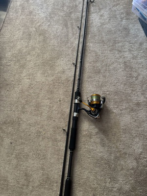 Shimano Fx XT Spinning Rod 2.40m with Daiwa Revros LT 2500 Reel like new