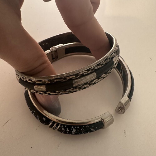 Bracelet set metallic black and silver like new