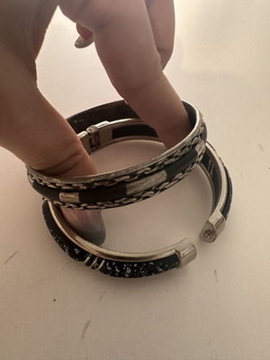 Bracelet set metallic black and silver like new