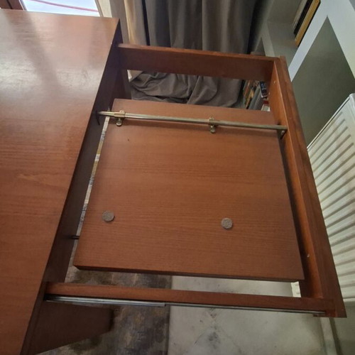 Extendable Solid Walnut Dining Table used, 10-12 seats