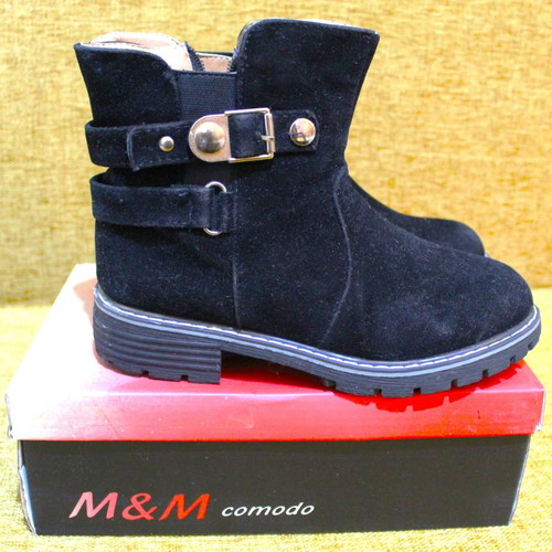 Girls' boots used, size 35, black
