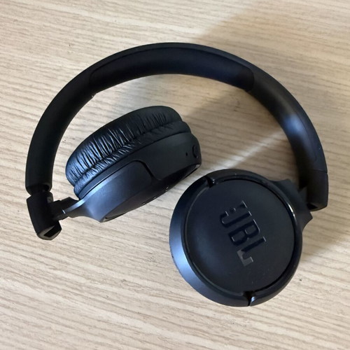 JBL Tune570BT headphones like new