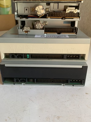 Floppy drives and DVD drives bundle used, untested