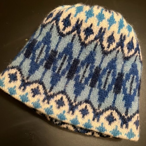 Wool knit cap 100% like new, blue, size L